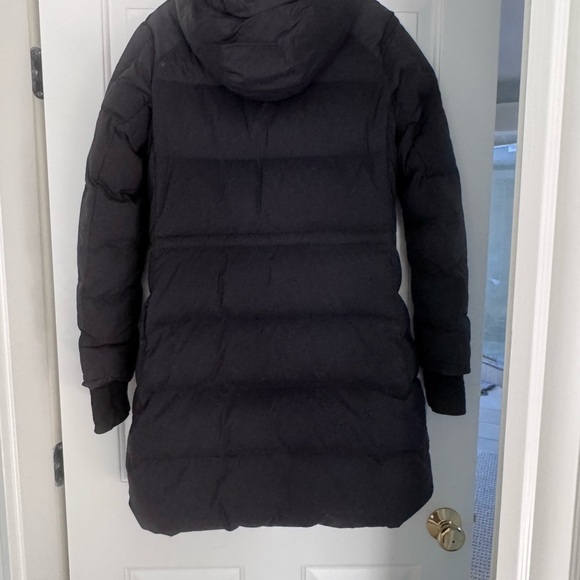 Canada Goose Woman’s Jacket - Picture 6 of 6